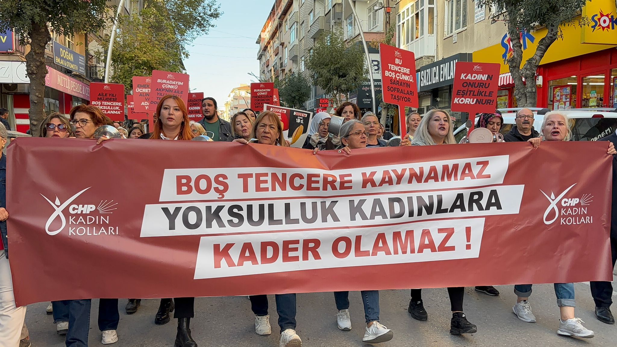 CHP’den Niğde'de boş tencereli yoksulluk yürüyüşü