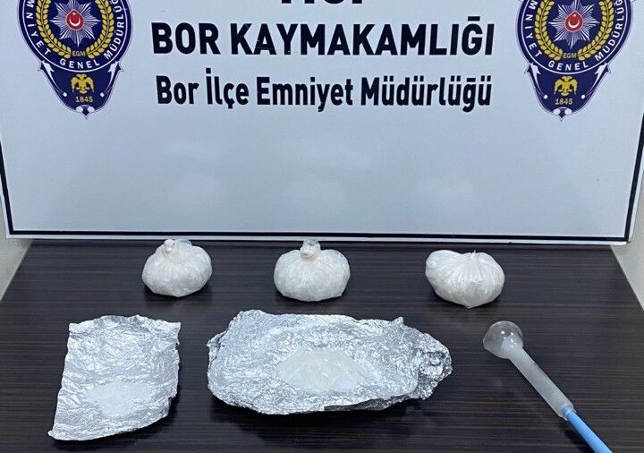 Bor'da Narkotik Operasyon; 4 Gözaltı 1 Tutuklama