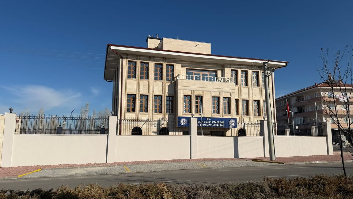 589095800 17976914414957637 4704141083678744212 N