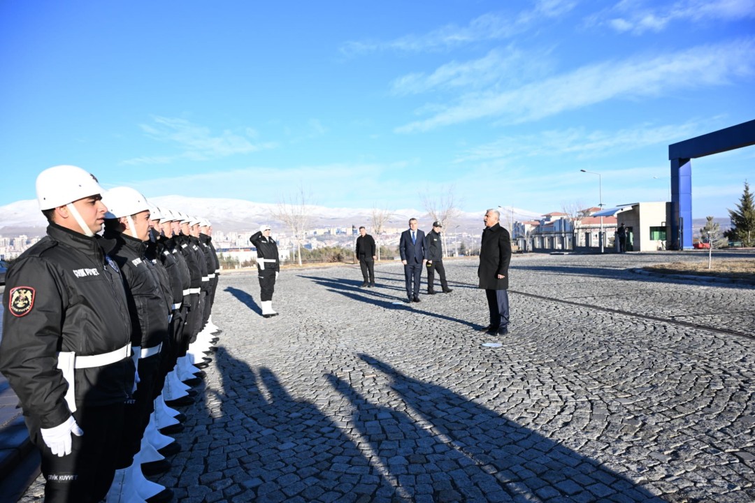 5372 G M C H 9B M A A O1C8