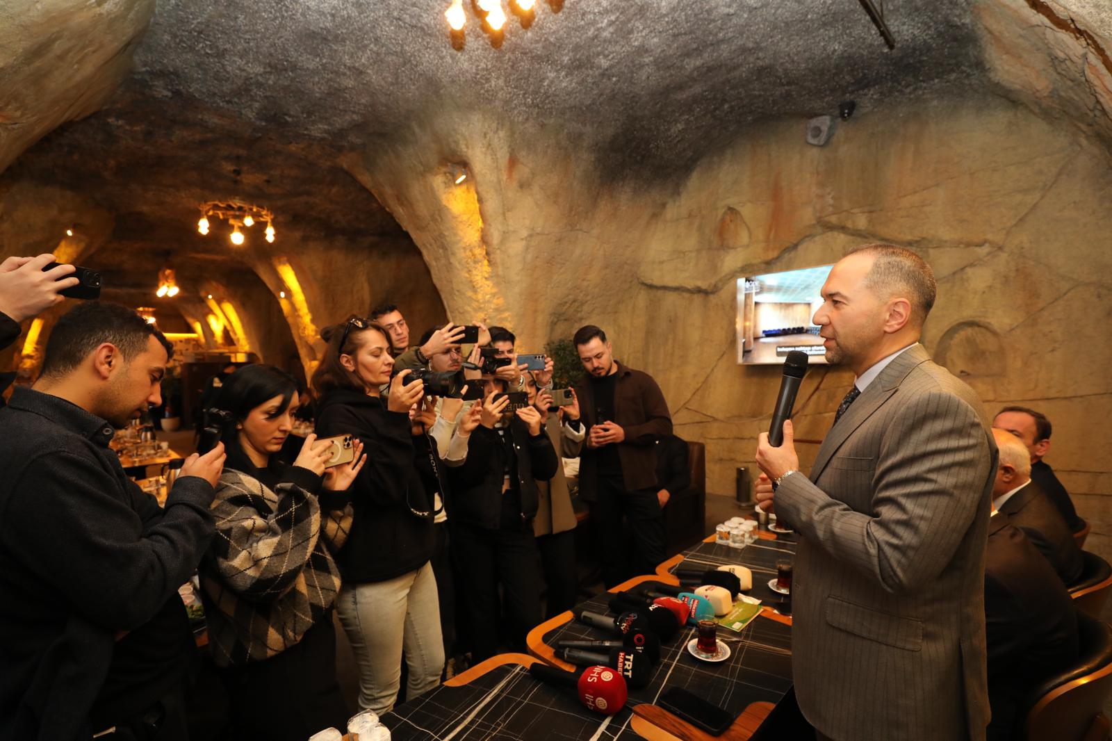 7Ee8E735 19Eb 43D2 88D3 A712B6C44Fc4