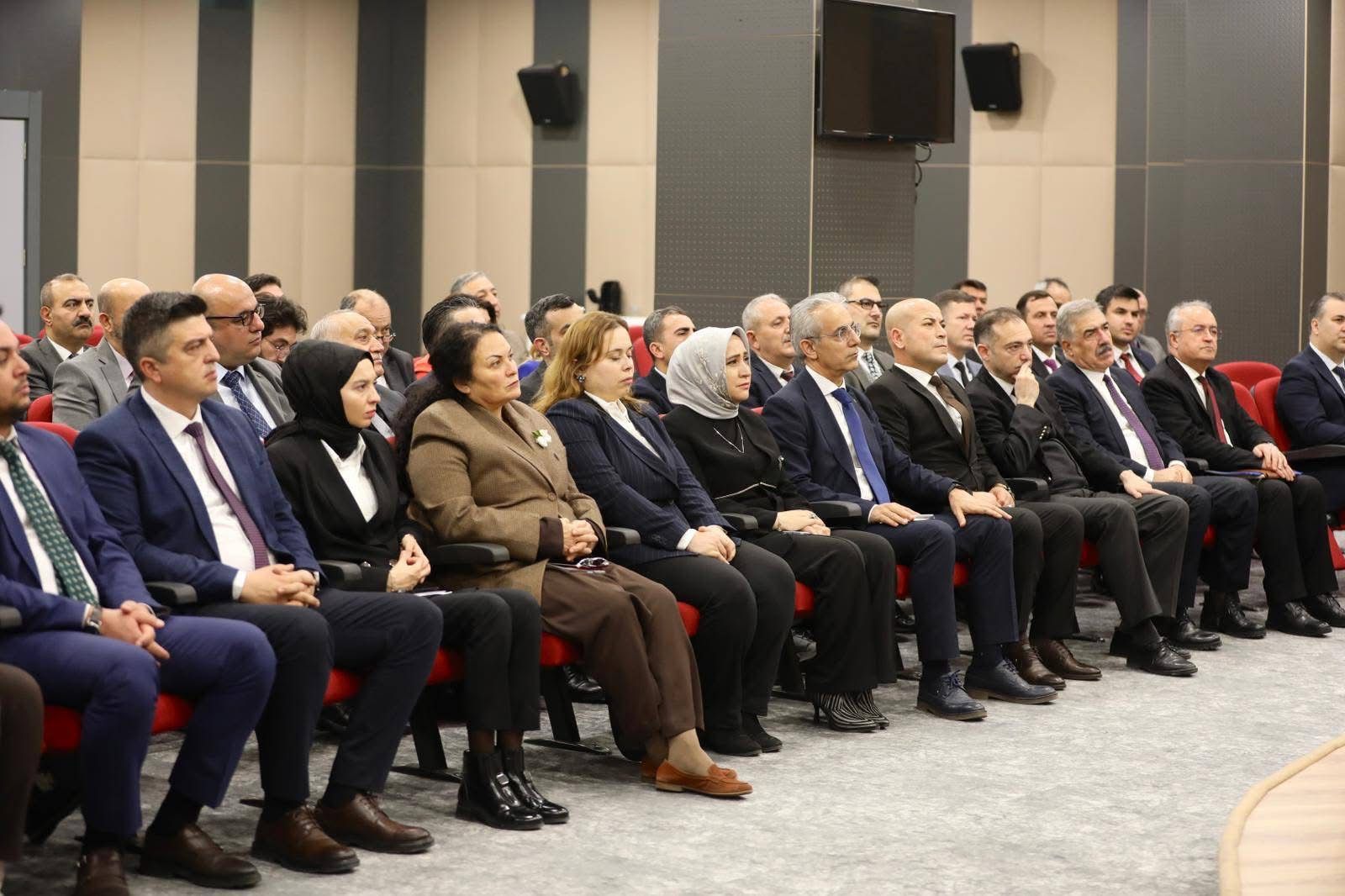 624398735 1456682379791740 8434139127864683620 N