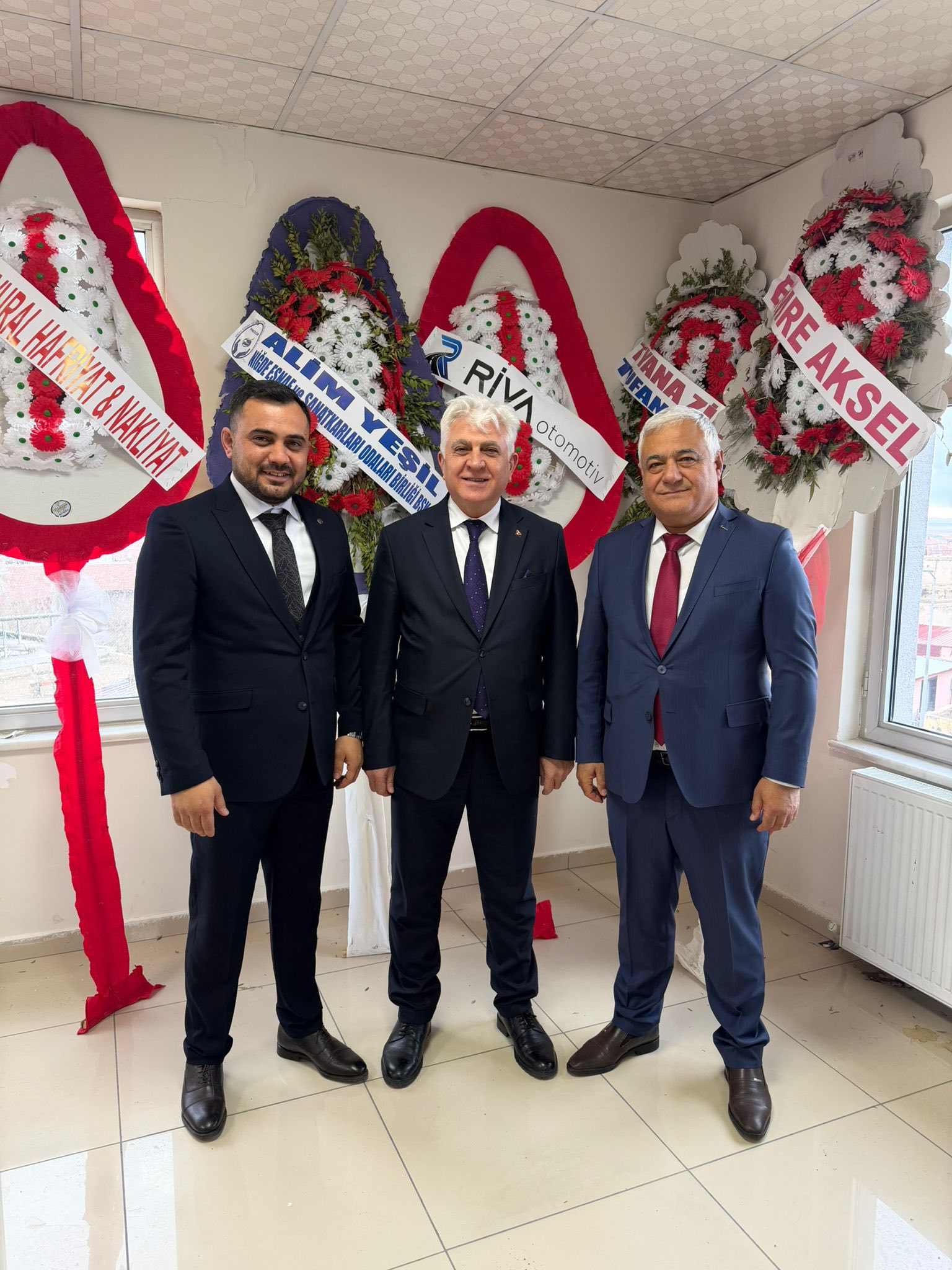 629189328 4515045535394962 8755467449213018967 N