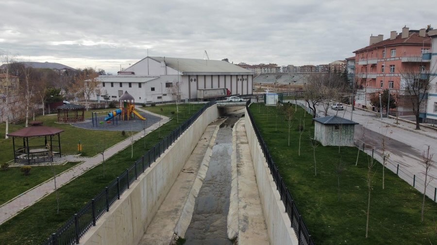 631805607 17984527820957637 6114766152915339139 N