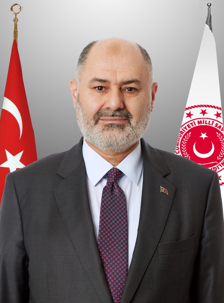 Alpaslan K A V A K L I O G L U 759X1024