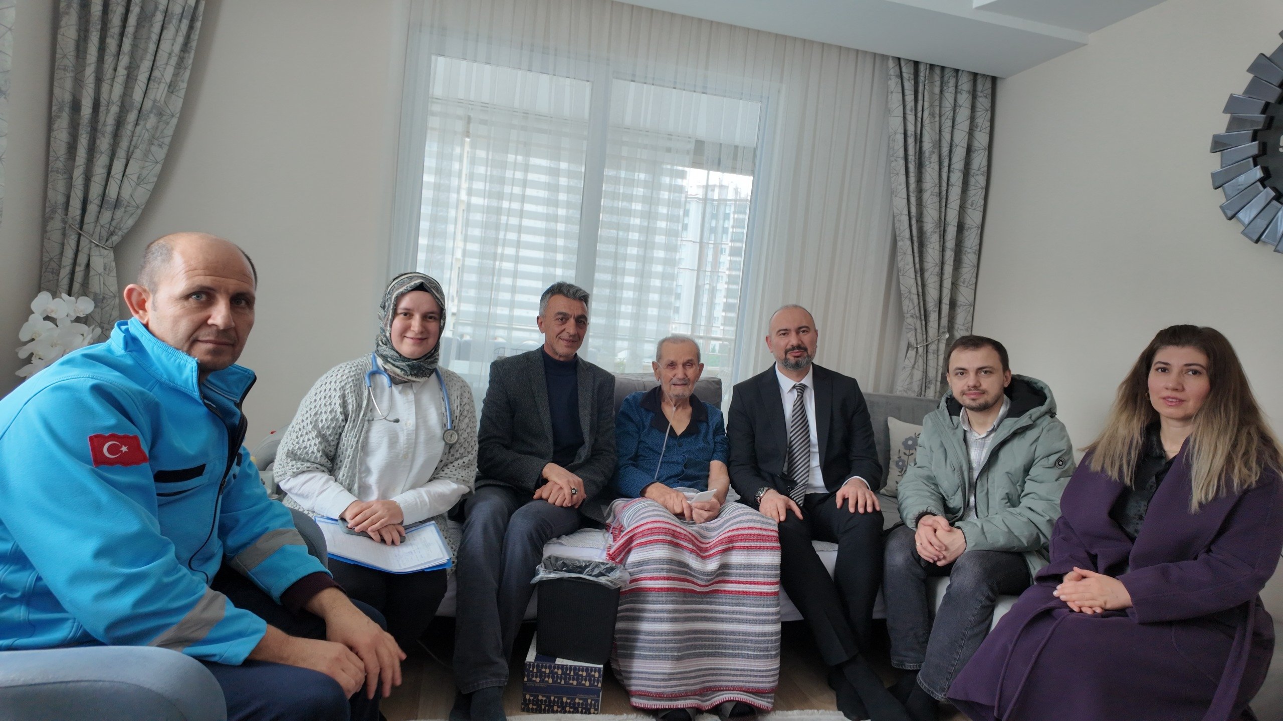 Hastane yönetiminden Ulusal Yaşlılar Haftası Ziyareti