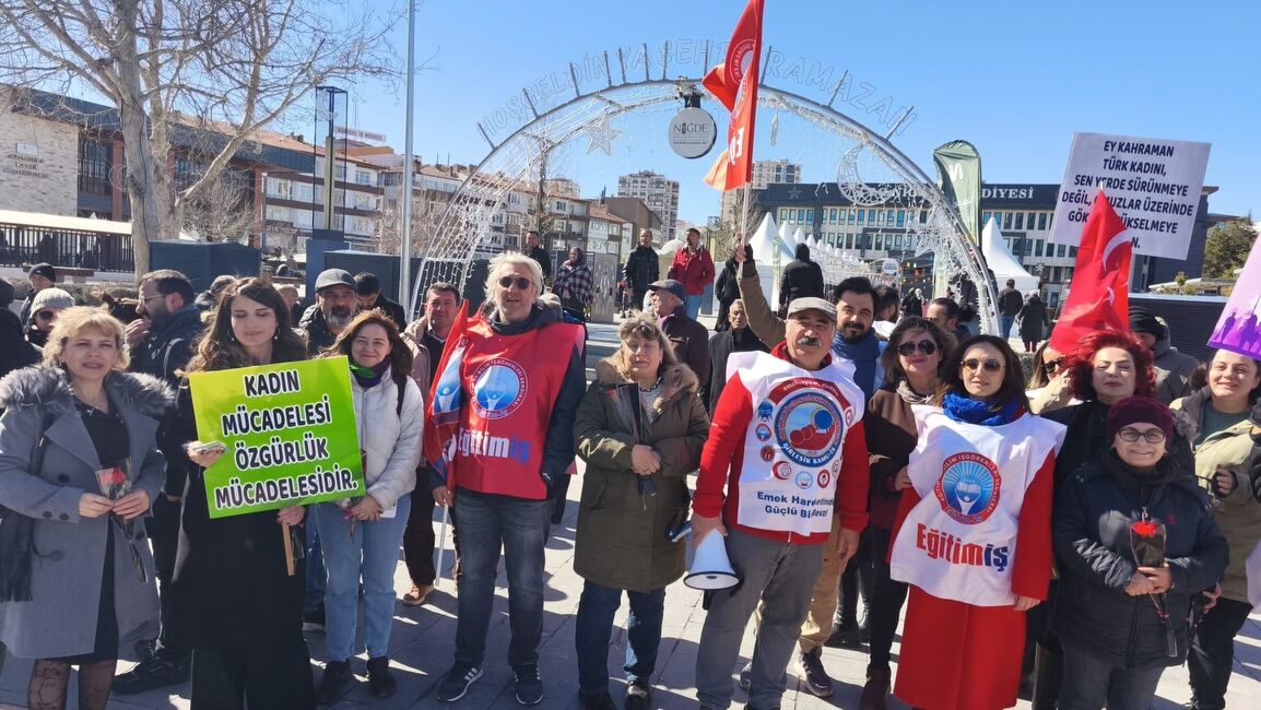 642829392 17951185245099785 3957390959130913247 N