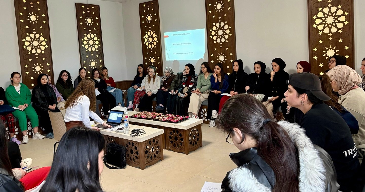 Öğrencilere “Bağlanma ve Yakın İlişkiler” Semineri verildi