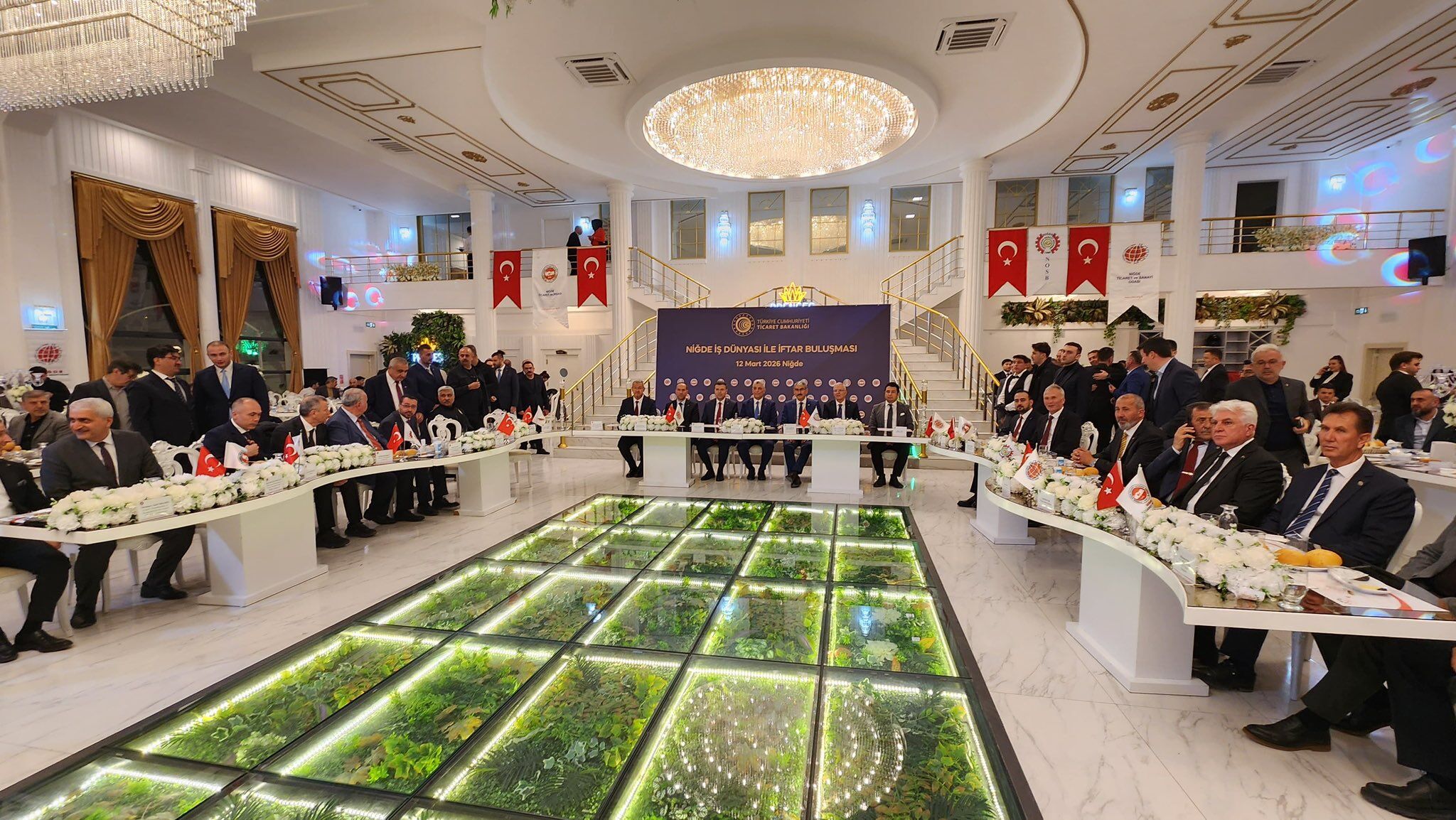 H D Om5T Xc A A7Q N9