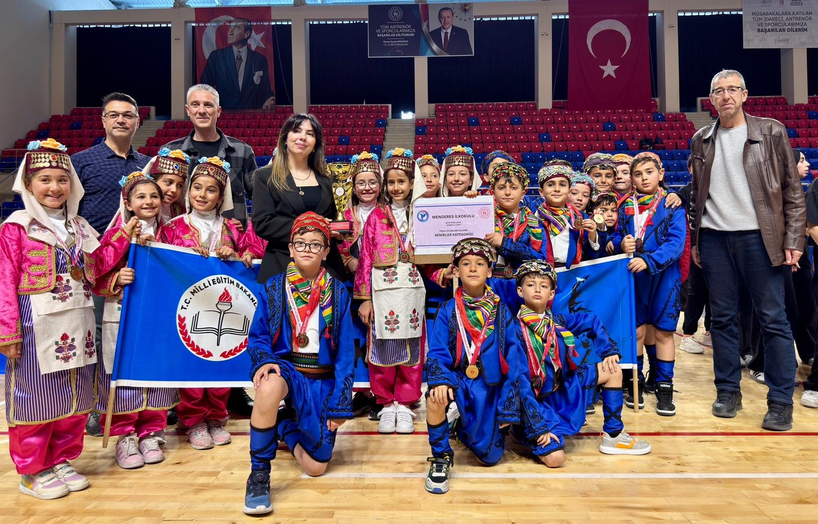 Niğde’de Halk Oyunları Şöleni Yaşandı