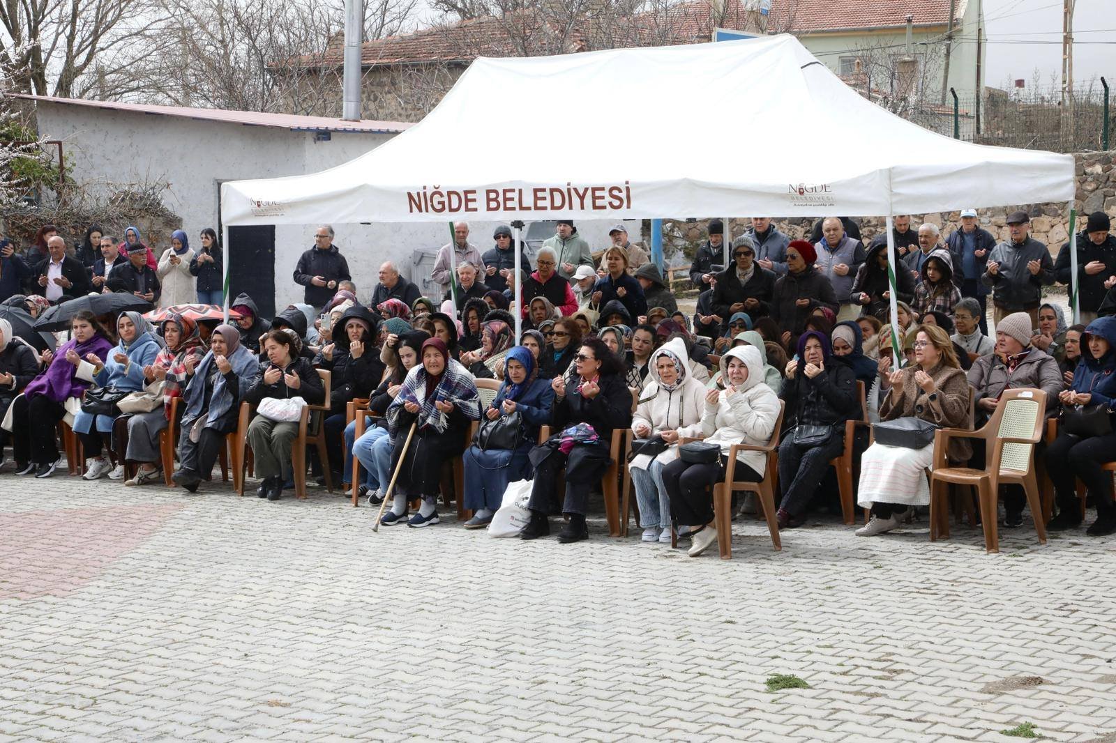 Yeşilburç’ta Asırlık Helva Şenliği Coşkuyla Kutlandı