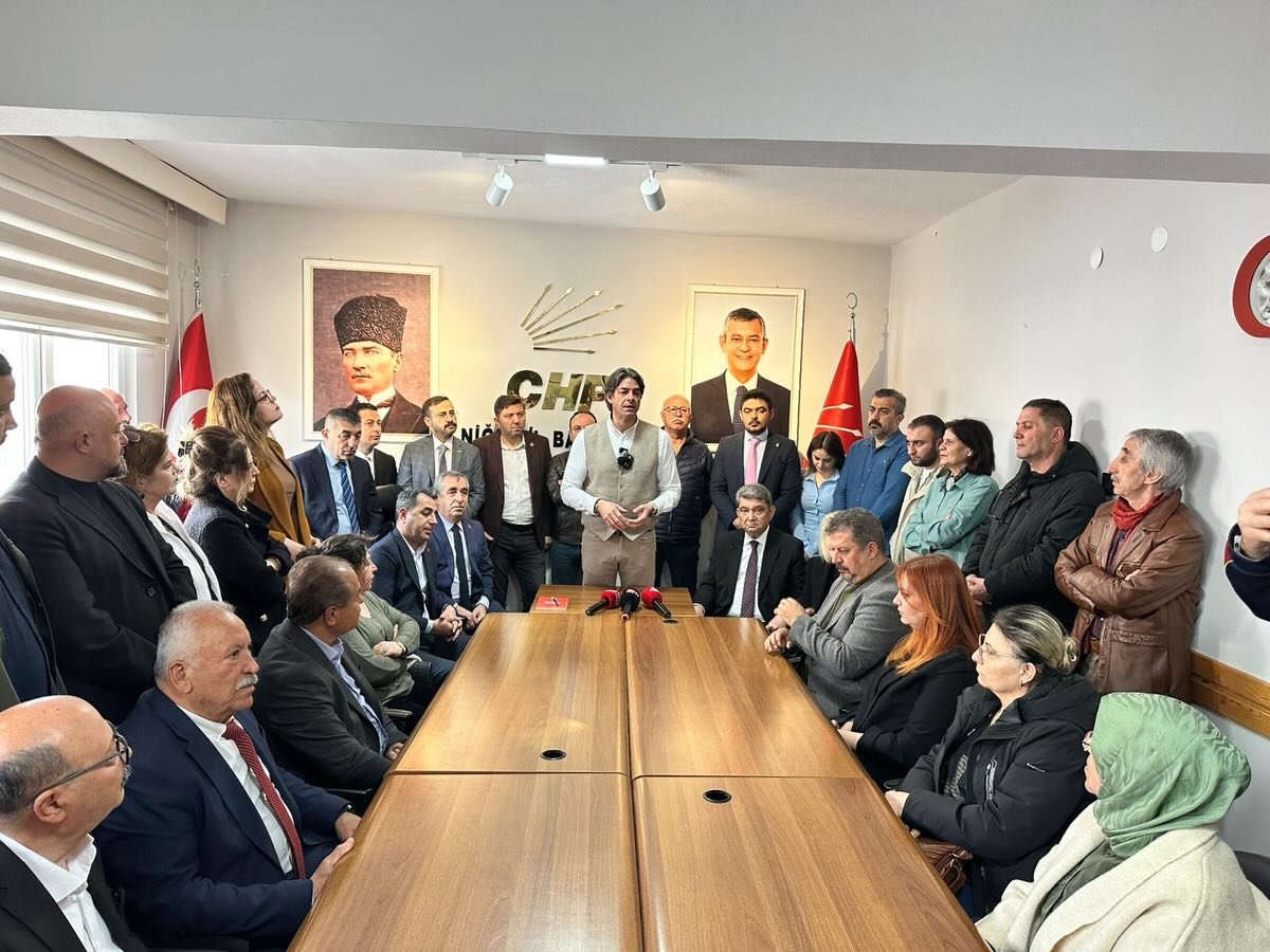 669722385 18432374209143602 2003464242156567018 N