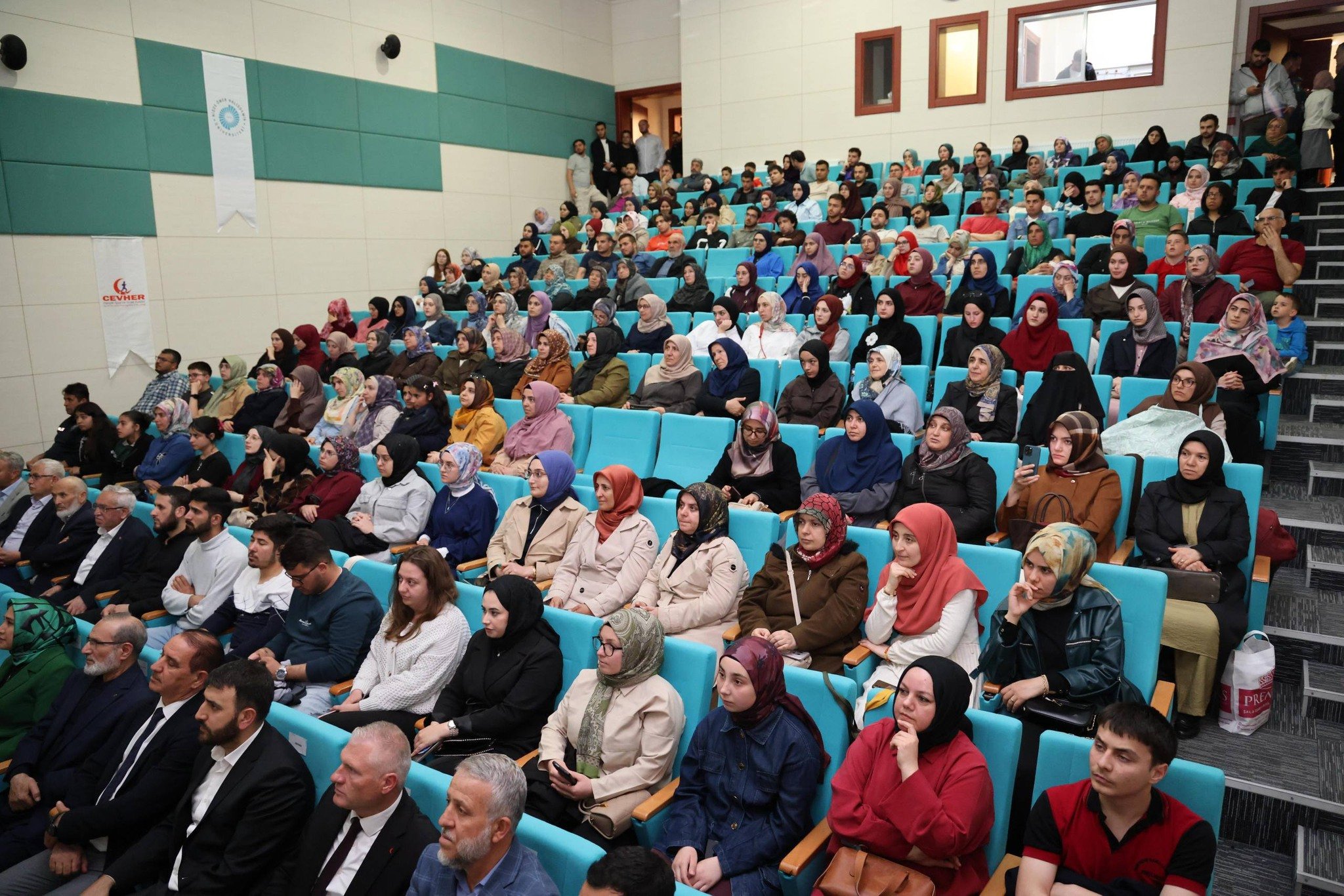 684254682 980404574685257 2774088374378208275 N