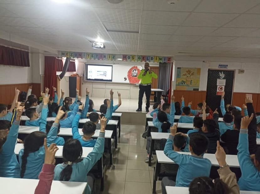 Niğde’de 533 Öğrenciye Trafik Güvenliği Eğitimi Verildi
