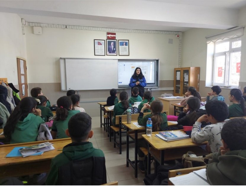 Bor’da Öğrencilere Güvenlik ve Bilinçlendirme Eğitimi