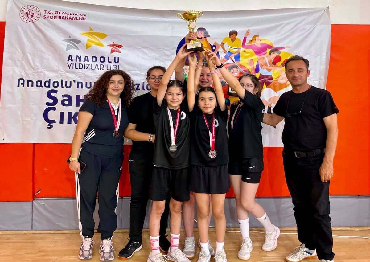 Kız Masa Tenisi Takımı Türkiye Finalleri’ne Yükseldi