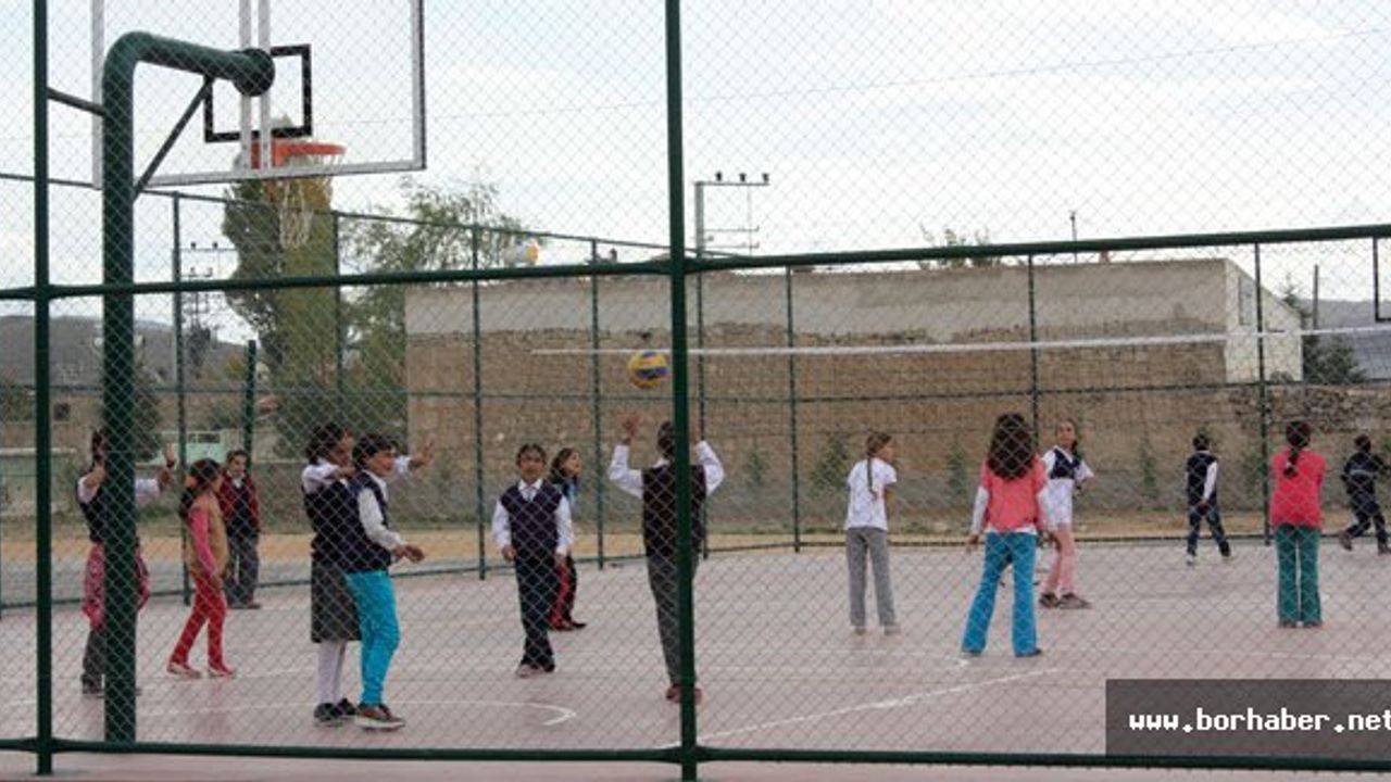 Niğde'nin Köylerine 43 Tane Saha Yapılıyor