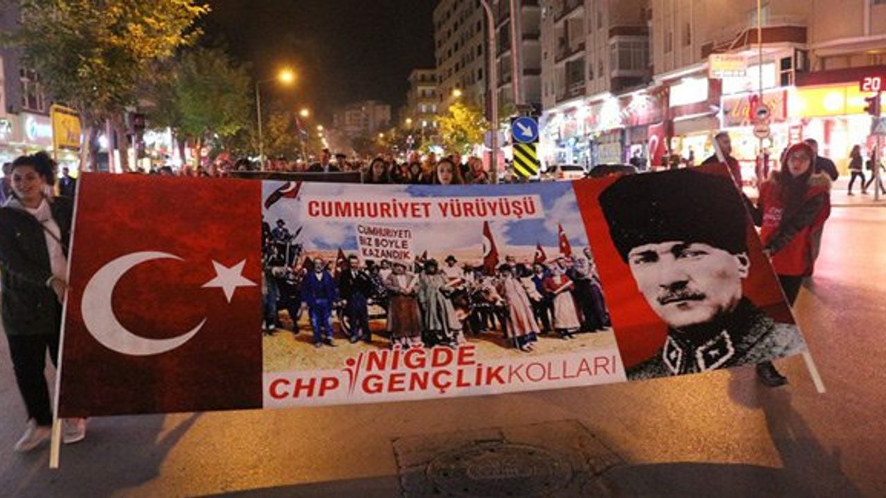 CHP'liler Cumhuriyet Bayramını Farklı Kutladı