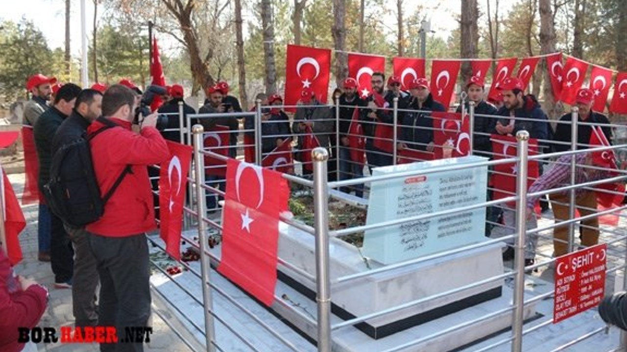 15 Temmuz gazilerinden şehit Ömer Halisdemir’in kabrine ziyaret
