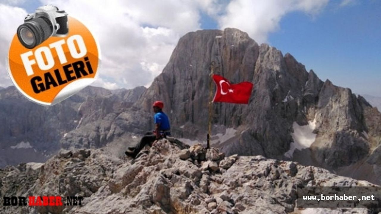 Aladağların 7 zirvesinde Türk bayrağı dalgalanıyor