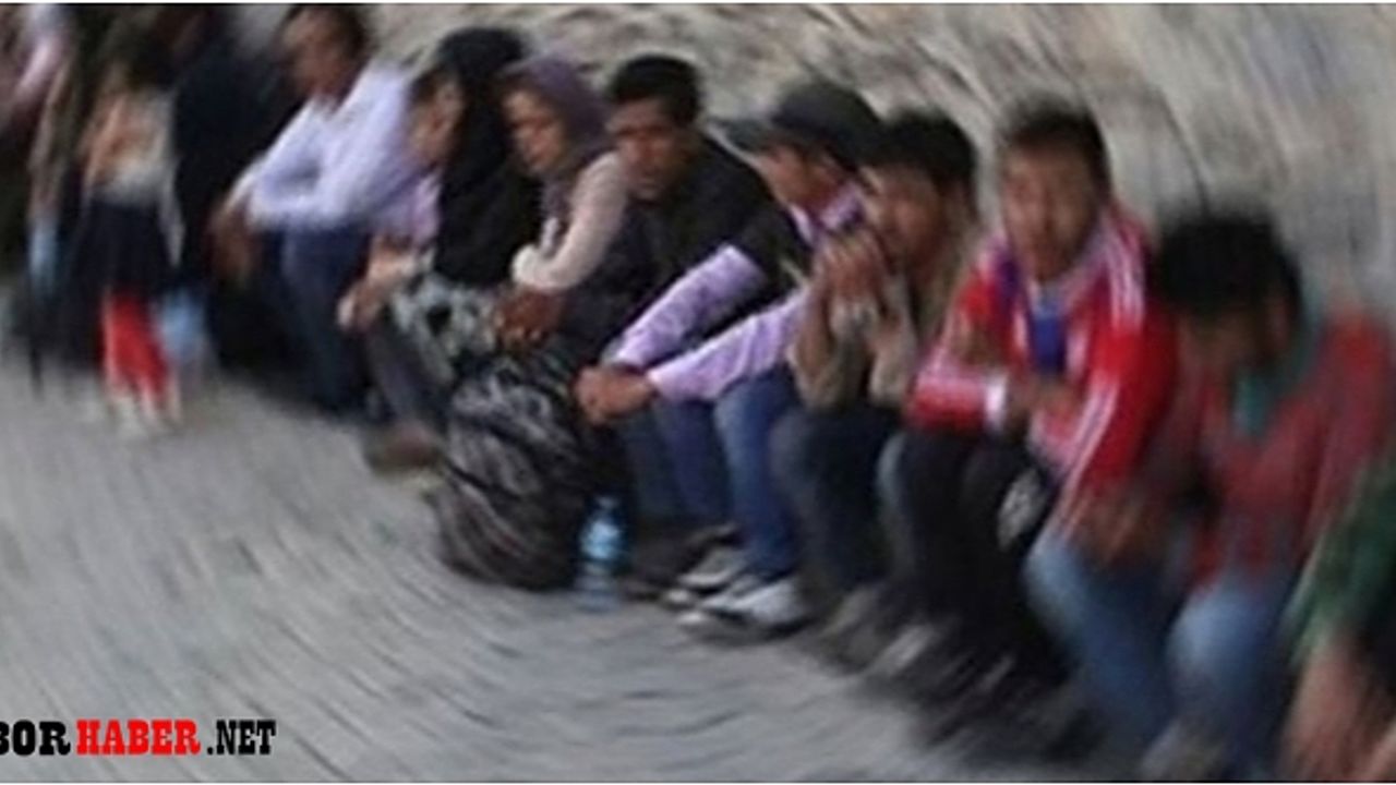 Ankara Niğde Otoyolunda Afganistan Uyruklu 4 Düzensiz Göçmen Yakalandı