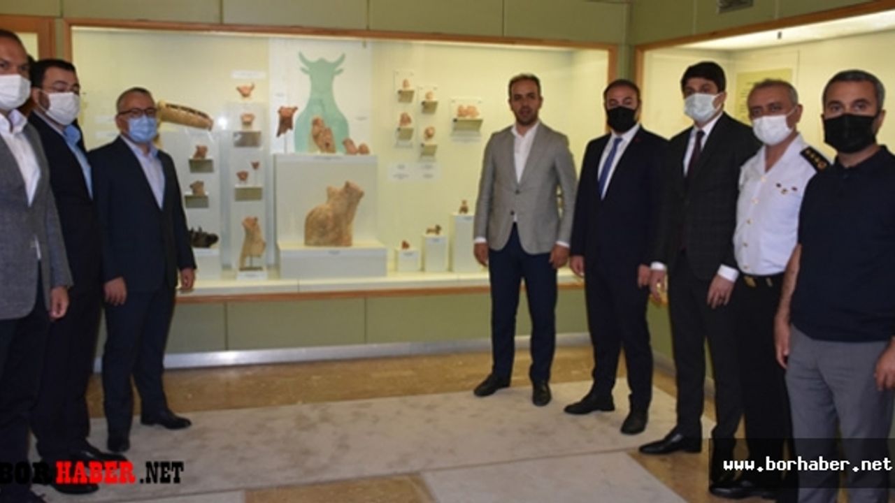 Niğde'de çıkarılan tarihi eserler müzede sergilenmeye başlandı