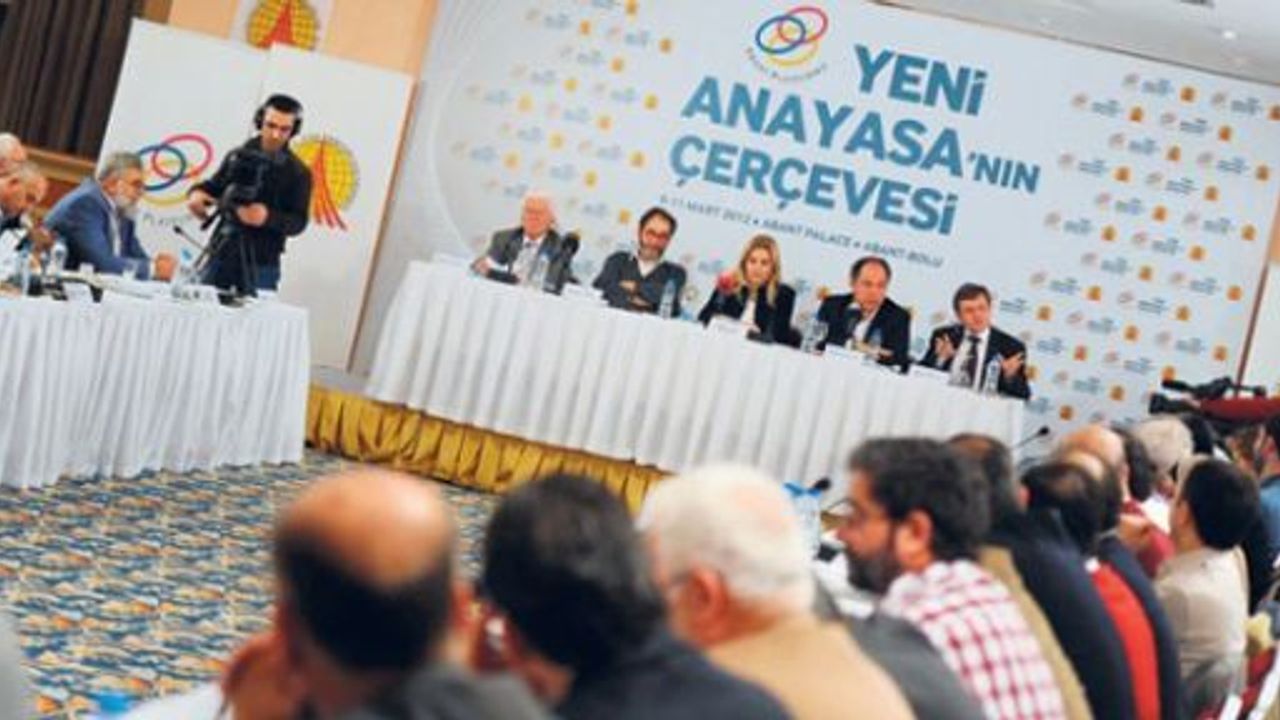 İmamlar Cumhuriyeti siz kurdunuz onu yıkacak olanlar da sizlersiniz!