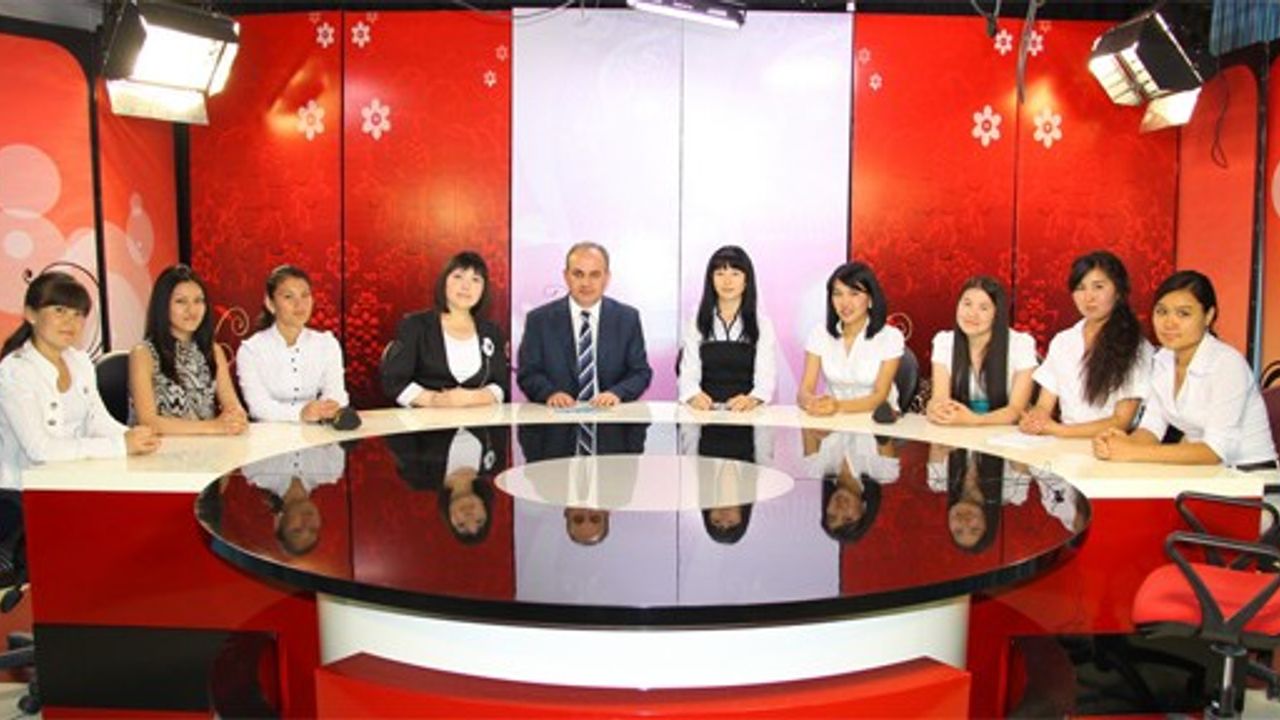 Kazak Öğrenciler TV’de Niğde Üniversitesi’ni Anlattı