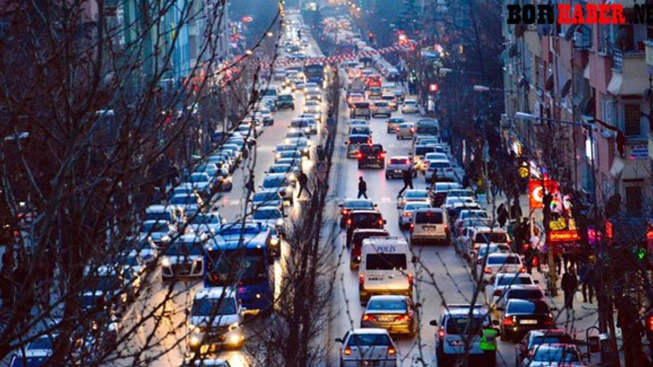 Gürer, Kentlerdeki Trafik Sorunu için Meclis Araştırması İstedi