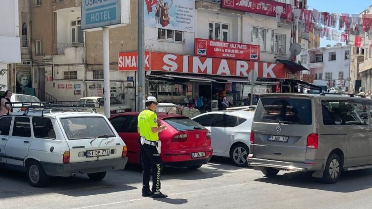 Paşakapı Caddesine Sabit Trafik Polisi Görevlendirildi