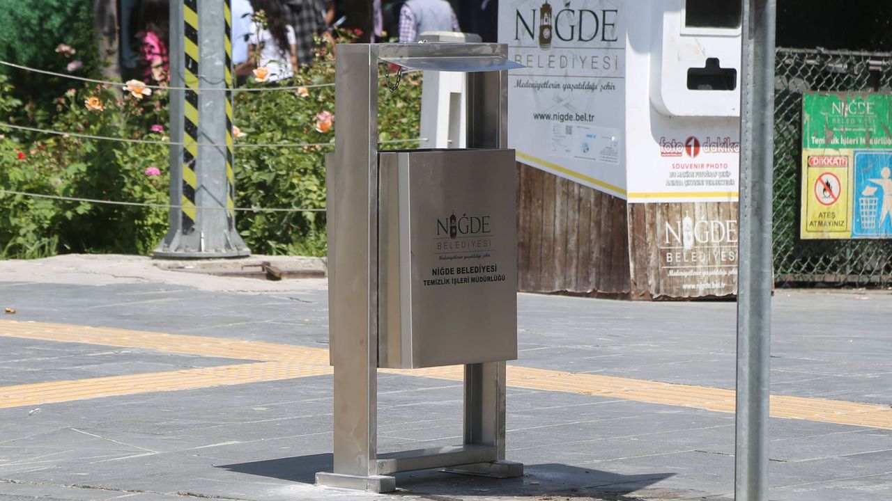 Niğde Belediyesi Çöp Sepetlerini Yenisiyle Değiştiriyor
