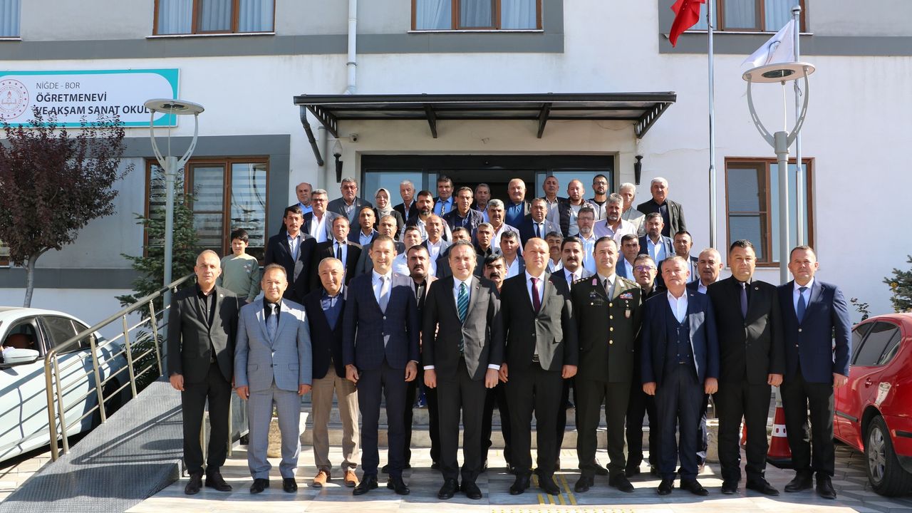 Muhtarlar Günü Niğde ve Bor'da Kutlandı