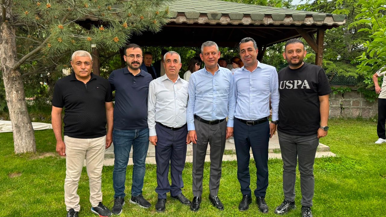 CHP Niğde İl Örgütü, Özgür Özel ile Bir Araya Geldi