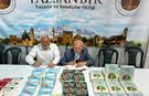 Sanatçı Ali Ercan'da Niğde Kitap Fuarında İmza Etkinliğine Katıldı