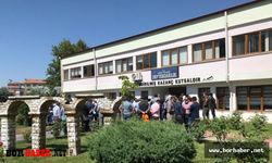 Niğde Defterdarlığı önünde çiftçiler eylem yaptı