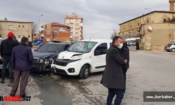 Habere  giden muhabirler trafik kazası yaptı