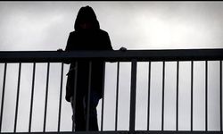 24 yaşındaki genç balkondan atlayarak intihar etti