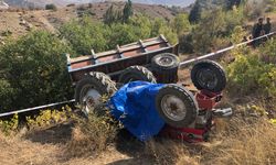 Şarampole devrilen traktör sürücüsü hayatını kaybetti