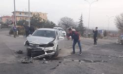Altunhisar'da trafik kazası: 5 yaralı