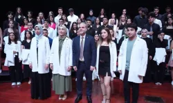 NÖHÜ’de 225 tıp öğrencisi beyaz önlük giydi