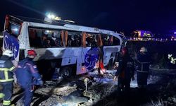 Otobüs Devrildi: 2 Ölü, 34 Yaralı