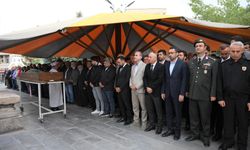 Kavaklıoğlu'nun Kayınvalidesi Dualarla Toprağa Verildi