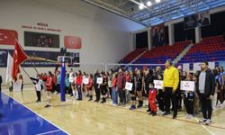 Niğde’de Okul Sporları Küçükler Voleybol Grup Müsabakaları Başladı!