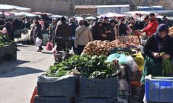 Niğde Perşembe Pazarı'nda Ramazan Öncesi Yoğunluk