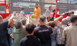 Hayırsever Esnaftan 19 Ton Karpuz İkramı