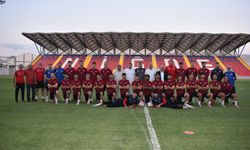 Niğde Belediyespor Yeni Stadında İlk Antrenmanını Yaptı
