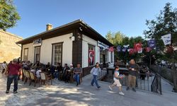 Niğde Anahtar Partisi’nden Aşure İkramı