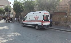 Paşakapı Caddesi'nde Motosikletli Kurye Yayaya Çarptı: Bir Kişi Yaralandı