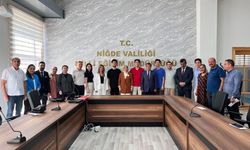 İl Müdürü Özbek, YKS Başarısı Gösteren Öğrencilerle Bir Araya Geldi