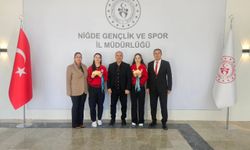 Niğde’nin Gururu Cansel ve Aysel Özkan, 2025’i Madalyalarla Taçlandırdı